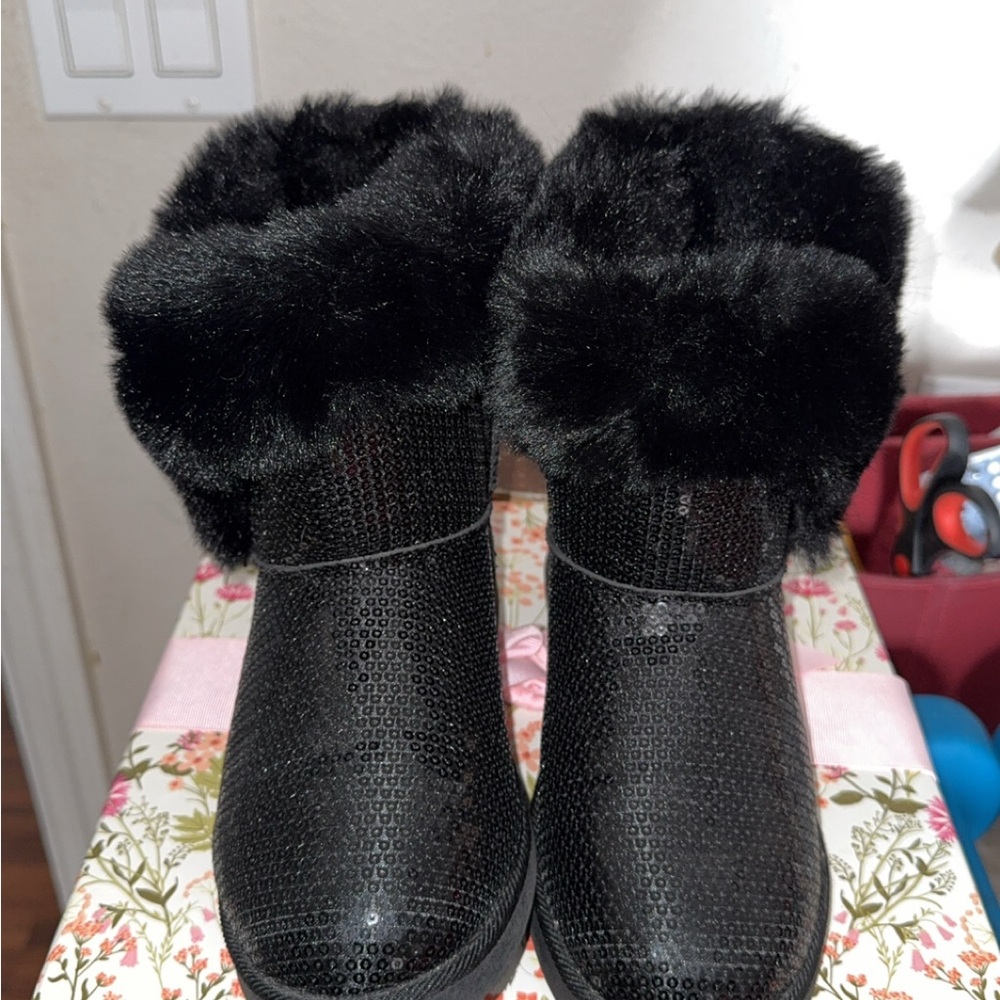 Juicy Couture Black Fur-Trimmed Winter Boots